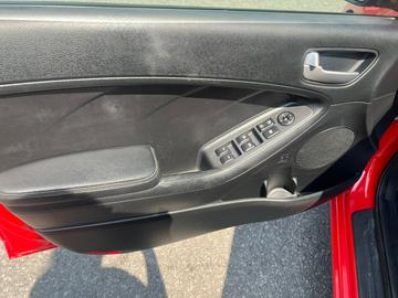 Kia Forte 5-Door 2016 - Thumbnail 10