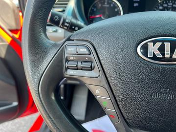 Kia Forte 5-Door 2016 - Thumbnail 18
