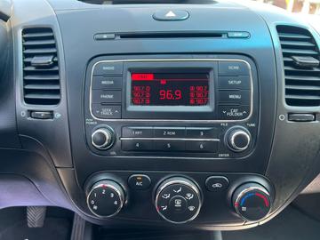 Kia Forte 5-Door 2016 - Thumbnail 23