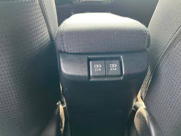 Toyota Prius Prime 2022 - Thumbnail 28