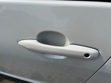 Toyota Prius Prime 2022 - Thumbnail 8