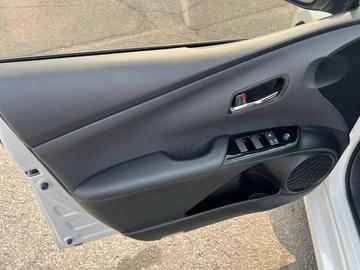 Toyota Prius Prime 2022 - Thumbnail 10