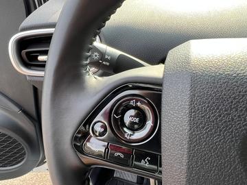 Toyota Prius Prime 2022 - Thumbnail 18