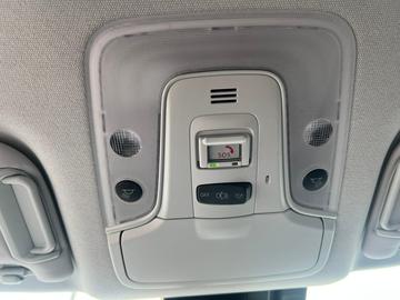 Toyota Prius Prime 2022 - Thumbnail 21