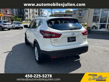 Nissan Qashqai 2023 - Thumbnail 4