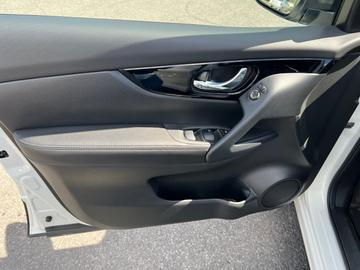 Nissan Qashqai 2023 - Thumbnail 13