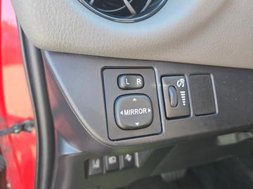 Toyota Yaris Hatchback 2018 - Thumbnail 14