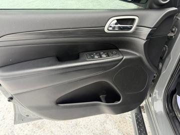 Jeep Grand Cherokee 2022 - Thumbnail 13