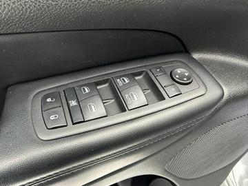 Jeep Grand Cherokee 2022 - Thumbnail 14