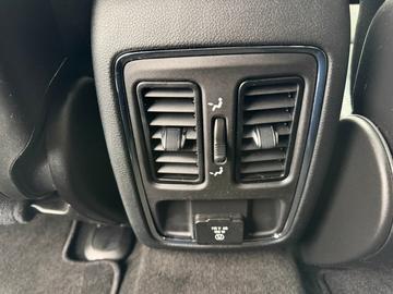 Jeep Grand Cherokee 2022 - Thumbnail 37