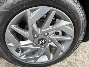 Hyundai Elantra 2024 - Thumbnail 4