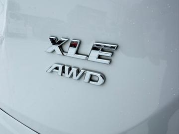 Toyota RAV4 2018 - Thumbnail 12