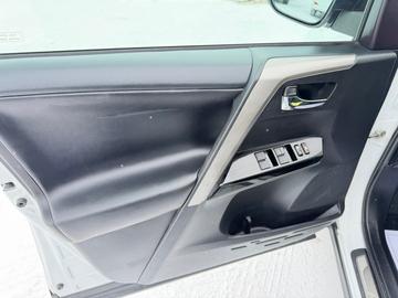 Toyota RAV4 2018 - Thumbnail 14