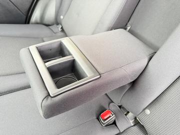 Toyota RAV4 2018 - Thumbnail 32