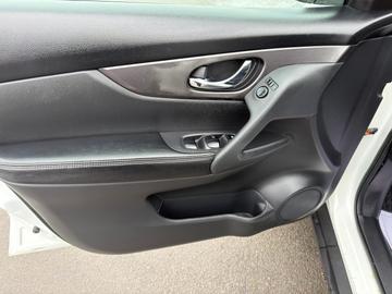 Nissan Rogue 2016 - Thumbnail 12