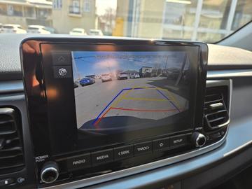 Kia Rio 5-Door 2023 - Thumbnail 22