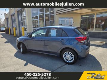 Kia Rio 5-Door 2023 - Thumbnail 2