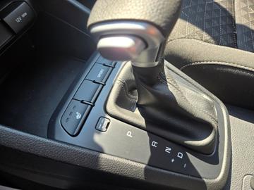 Kia Rio 5-Door 2023 - Thumbnail 19