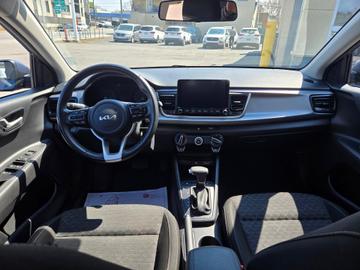 Kia Rio 5-Door 2023 - Thumbnail 12