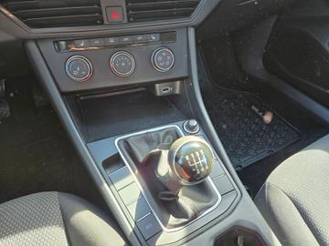 Volkswagen Jetta 2019 - Thumbnail 18