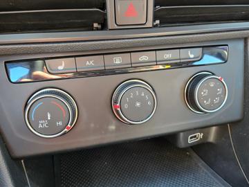 Volkswagen Jetta 2019 - Thumbnail 17