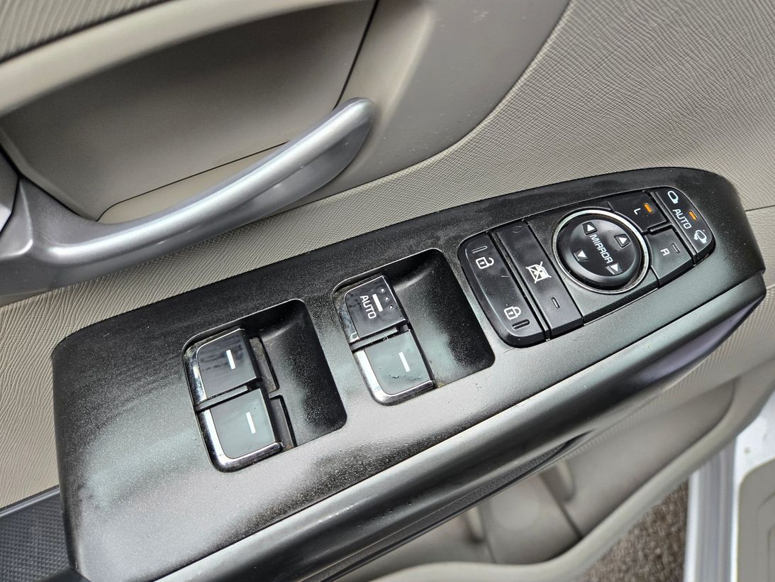 Kia Sedona 2016 - Thumbnail 15