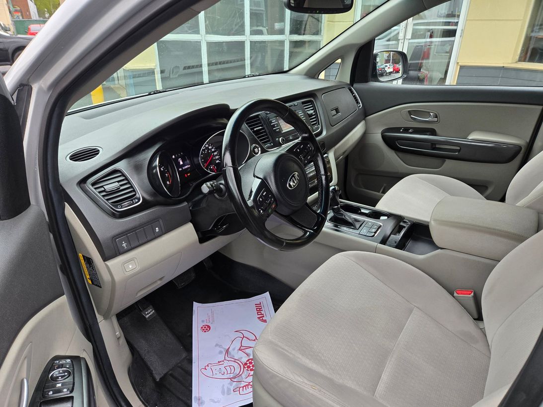 Kia Sedona 2016 - Thumbnail 13