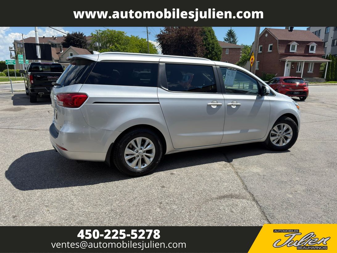Kia Sedona 2016 - Thumbnail 6