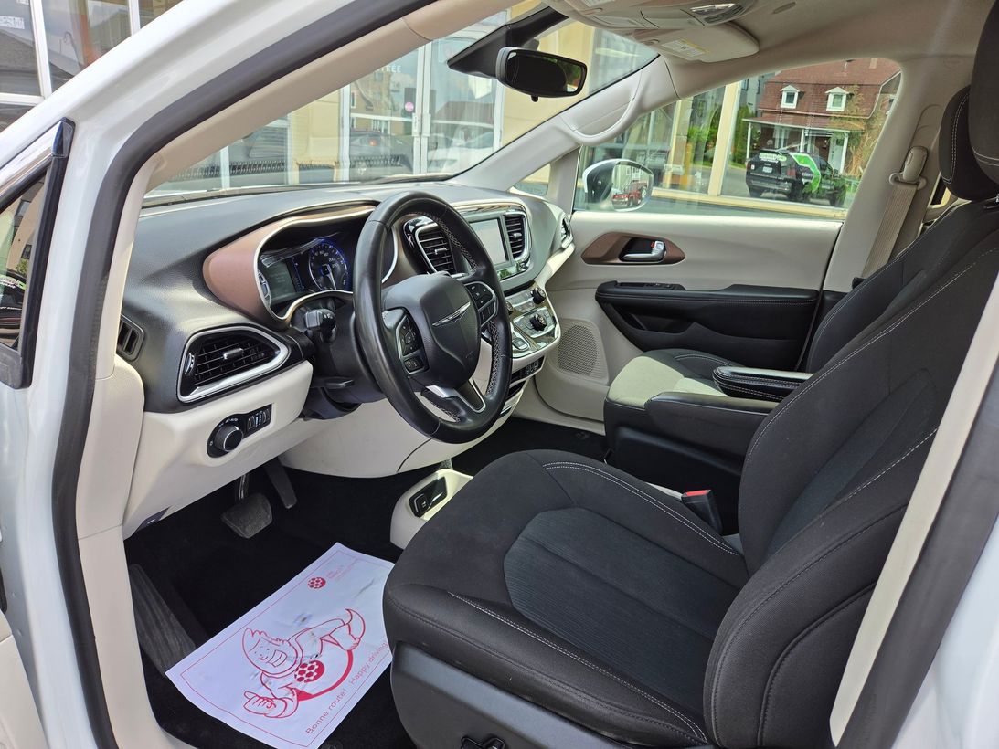 Chrysler Grand Caravan 2023 - Thumbnail 13