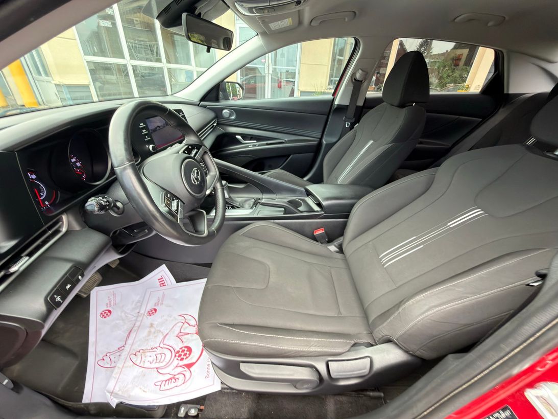 Hyundai Elantra 2023 - Thumbnail 12