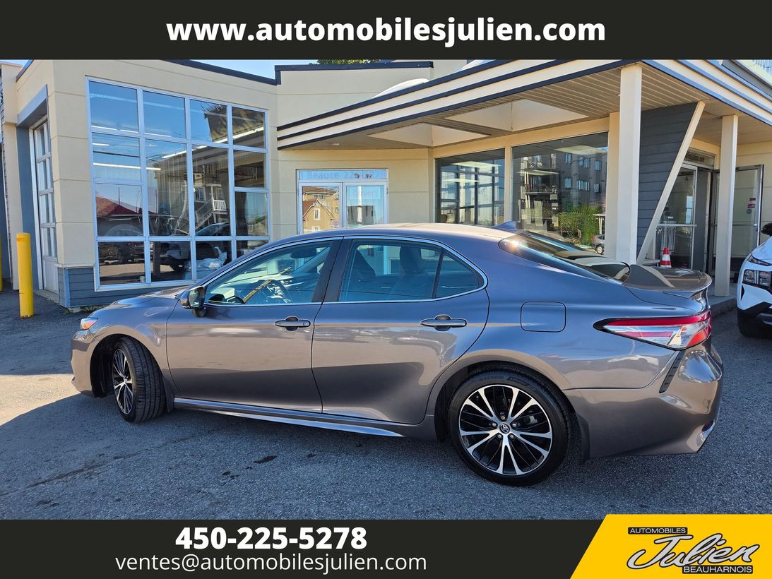 Toyota Camry 2019 - Thumbnail 3