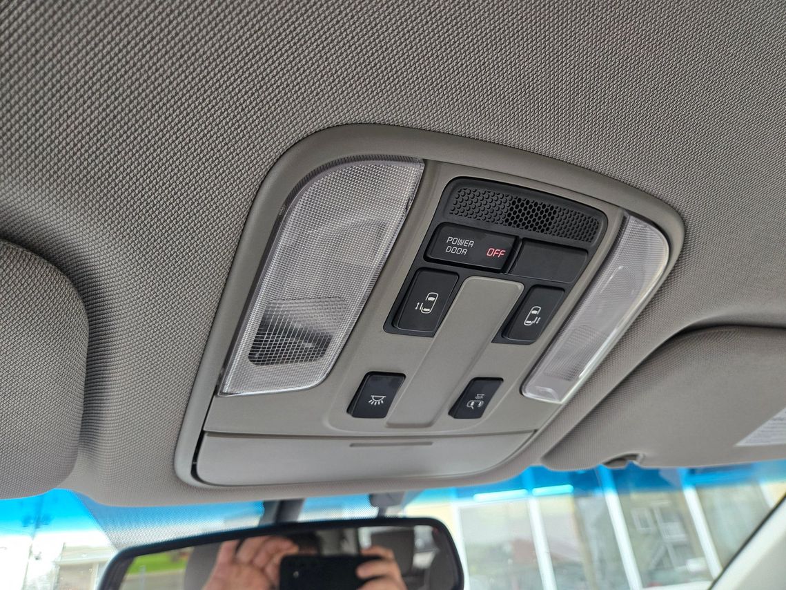 Kia Sedona 2016 - Image 21