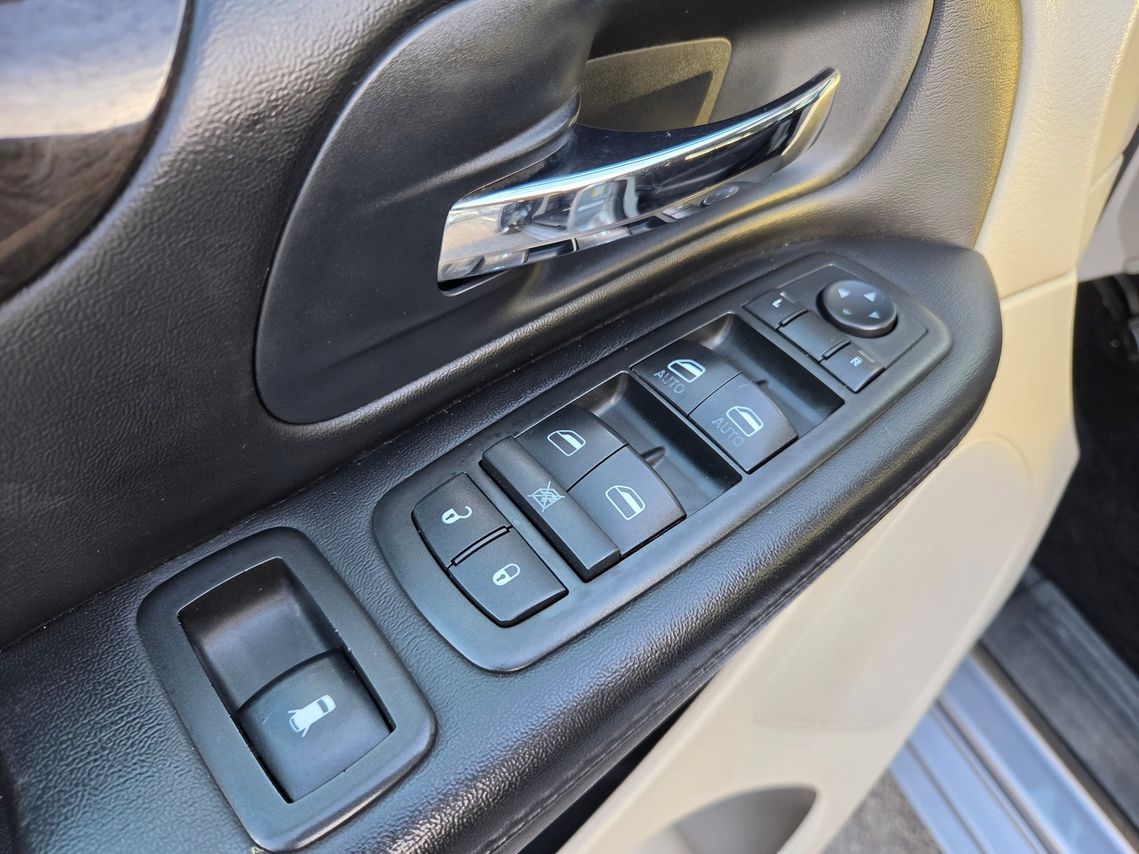 Dodge Grand Caravan 2014 - Image 16