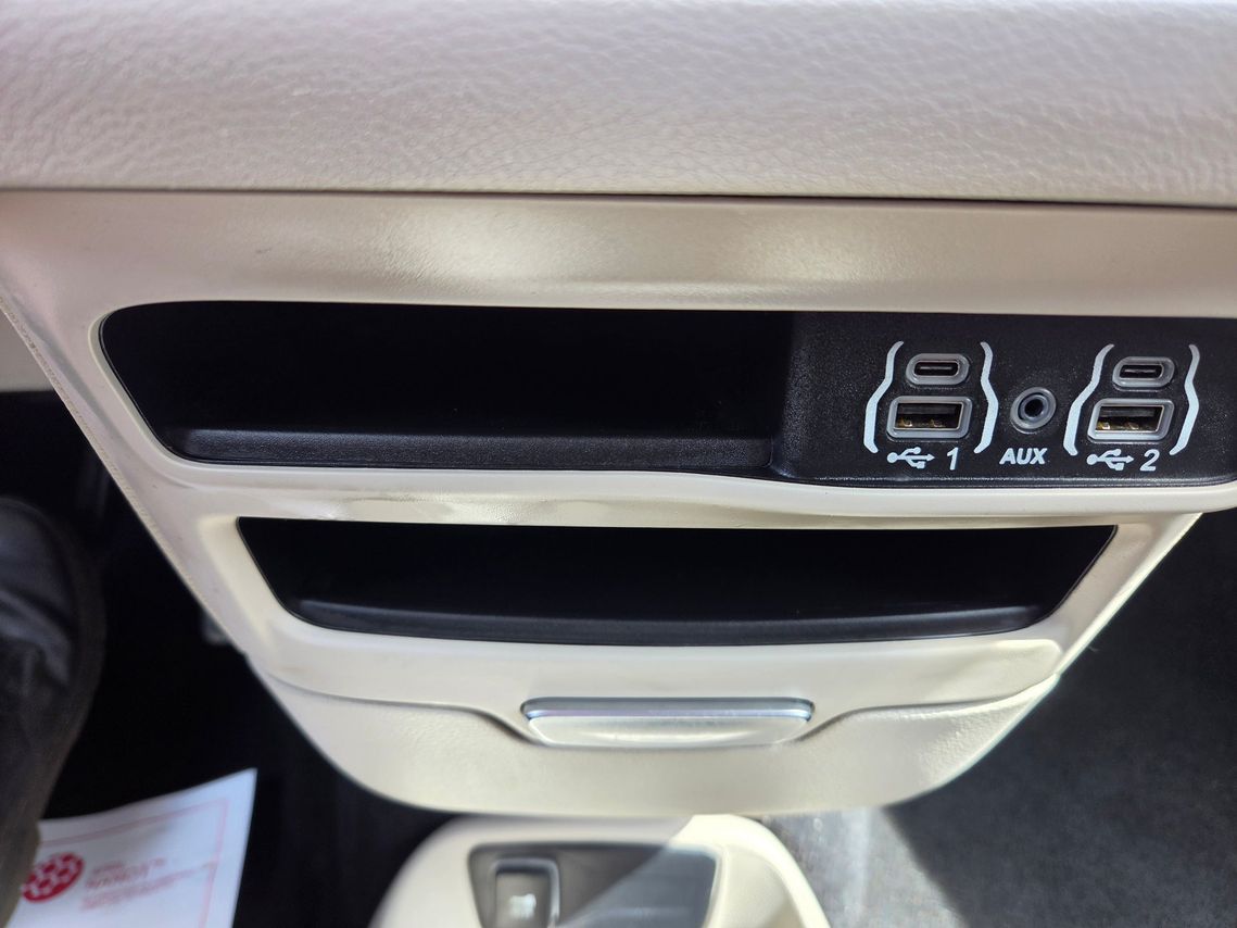 Chrysler Grand Caravan 2023 - Image 24