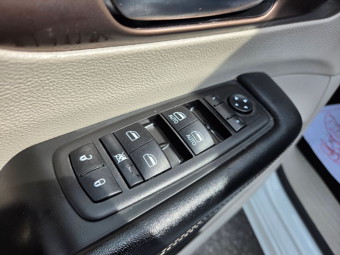 Chrysler Grand Caravan 2023 - Image 14