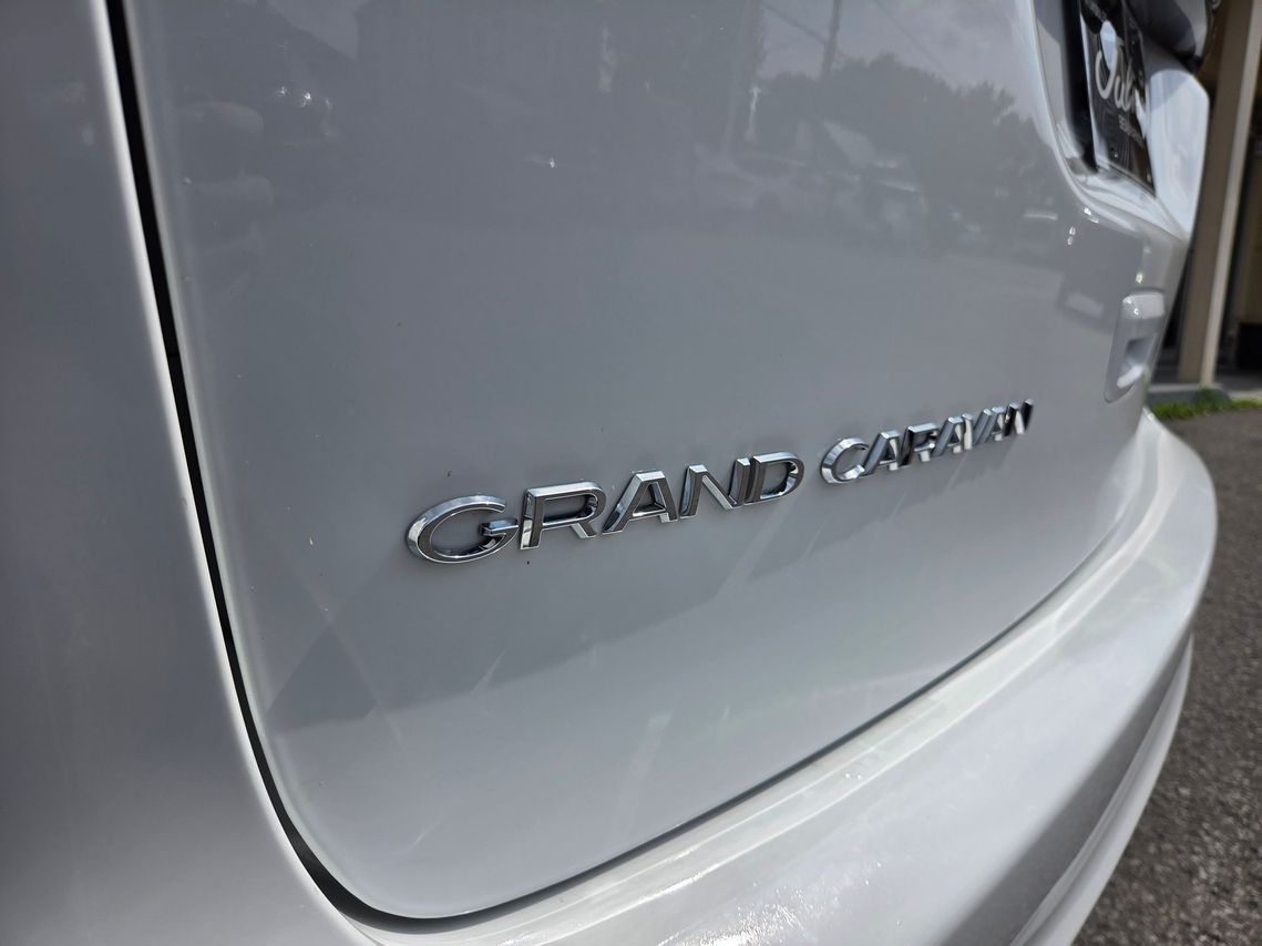 Chrysler Grand Caravan 2023 - Image 10