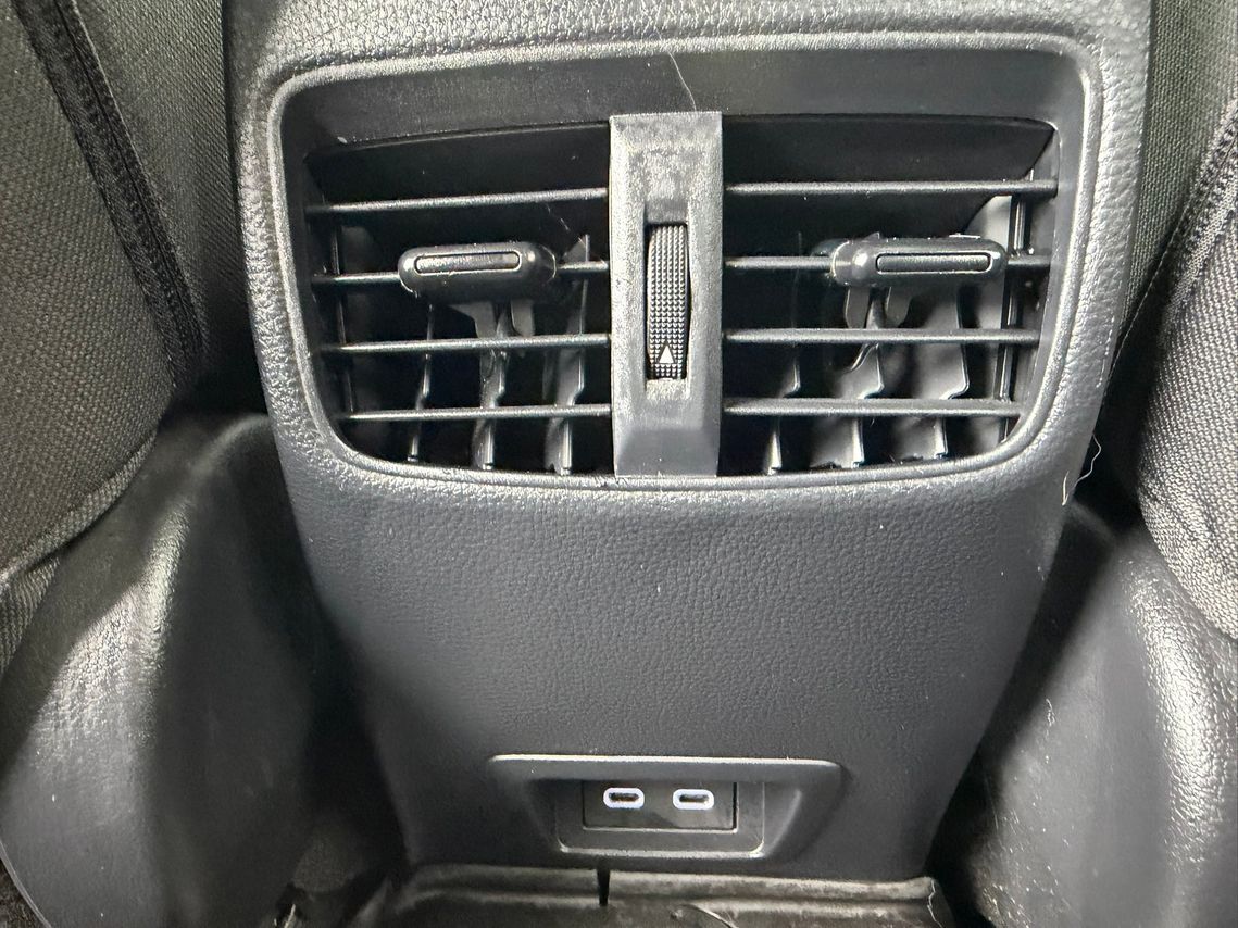 Toyota Corolla Cross 2023 - Image 36