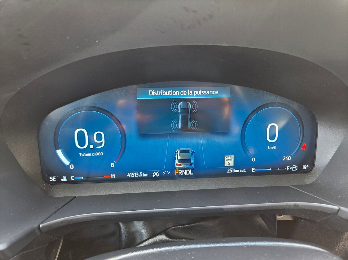 Ford Escape 2025 - Image 23