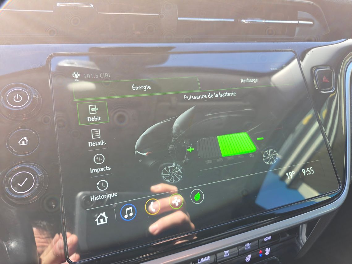 Chevrolet Bolt EUV 2023 - Image 24