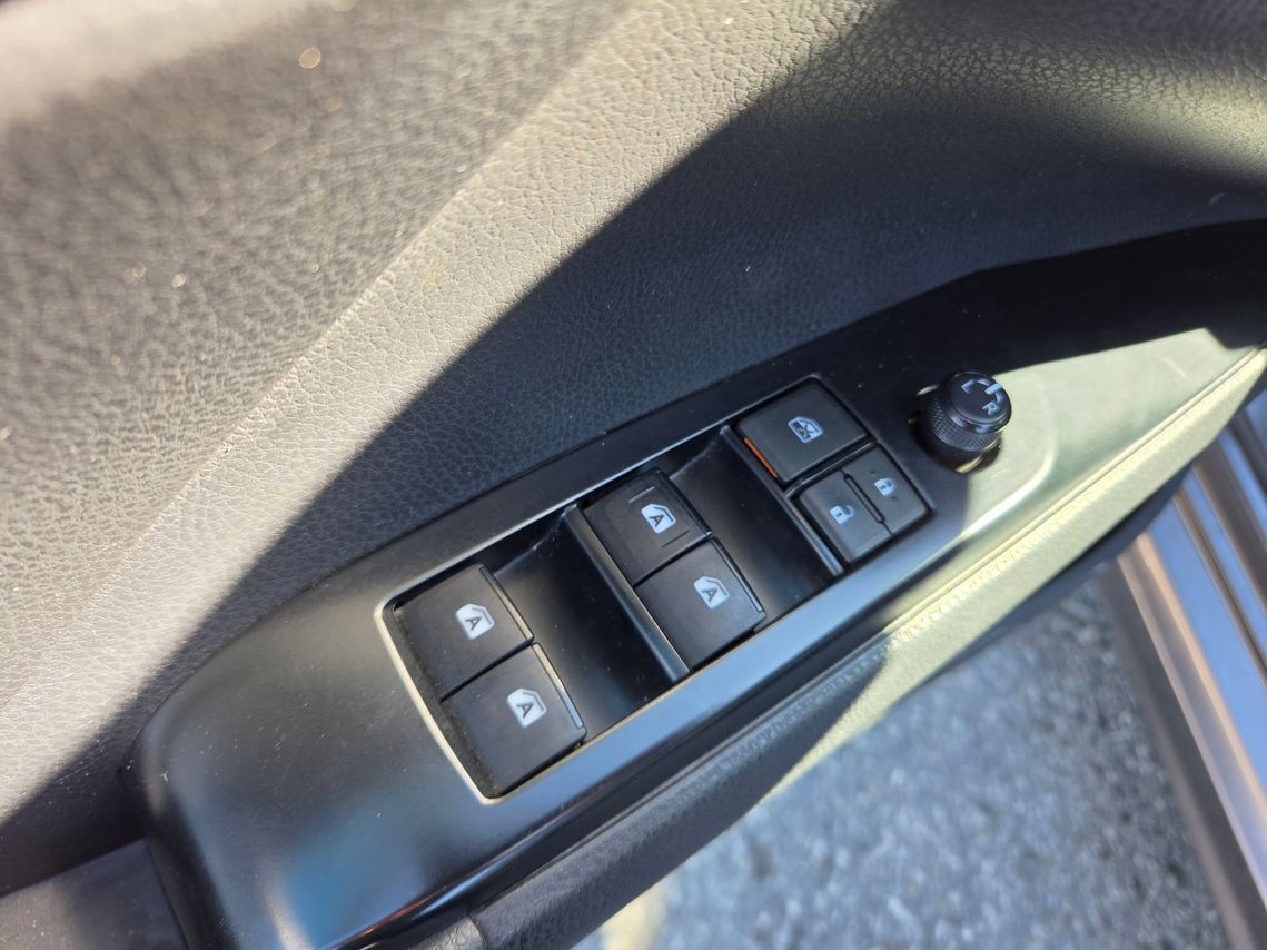 Toyota Camry 2019 - Image 11