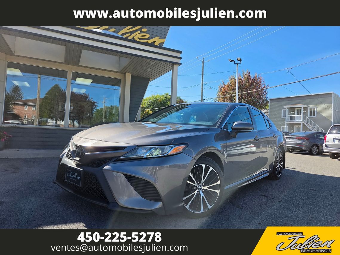 Toyota Camry 2019 - Image 2